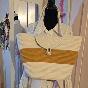 BEAUTIFULL Boutique Purse. 125.00 In Store